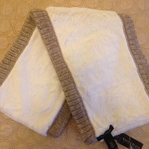 White House BM| Scarf